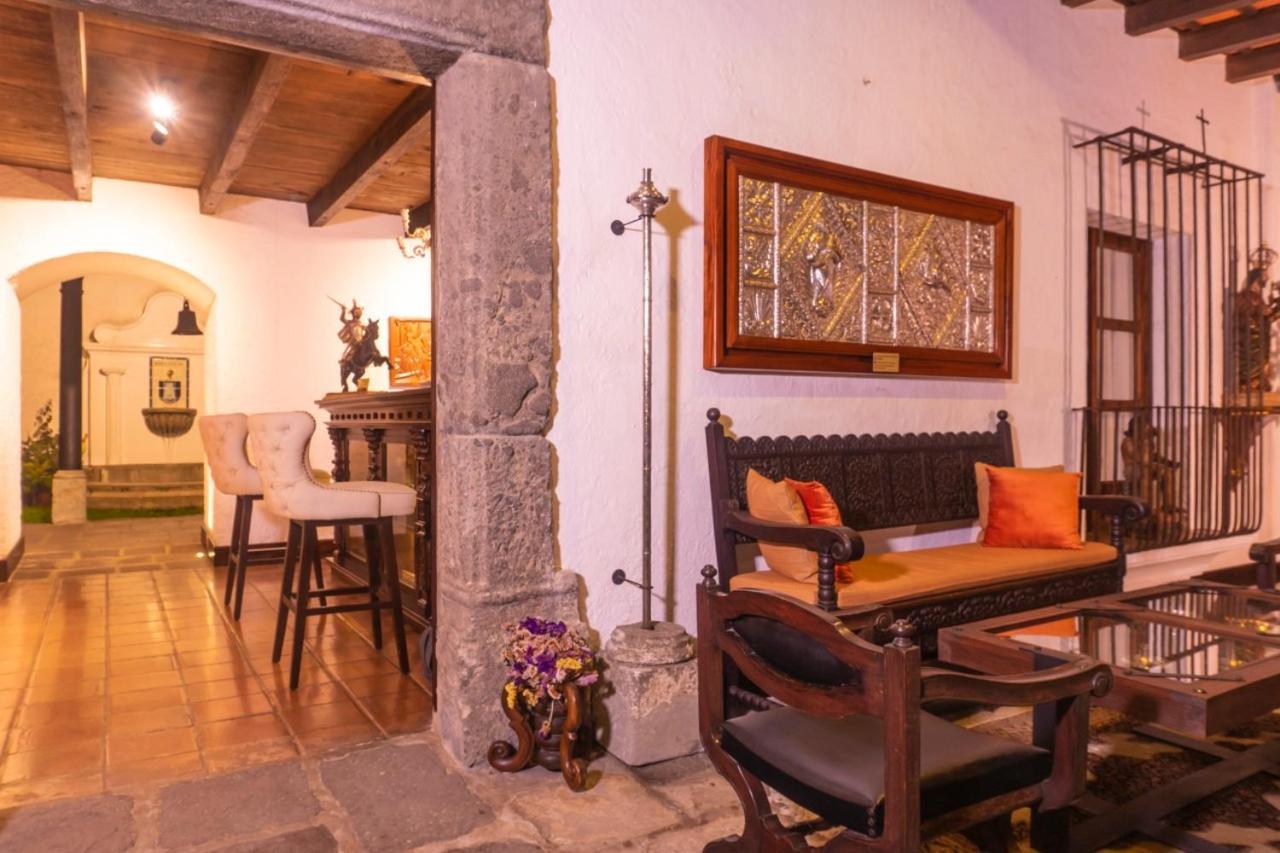Cruces Boutique Antigua